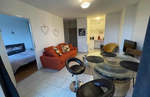 Sainte-Suzanne Appartement | Appart 41 Montbéliard: calme et cosy + piscine