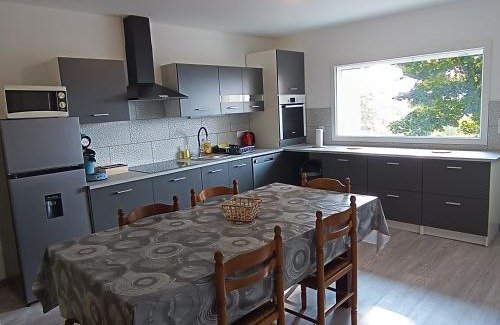 Beausemblant Appartement | Appart complet 2 chambres calme facture et repas possibles