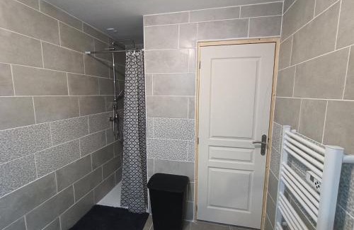 Beausemblant Appartement | Appart complet 2 chambres calme facture et repas possibles