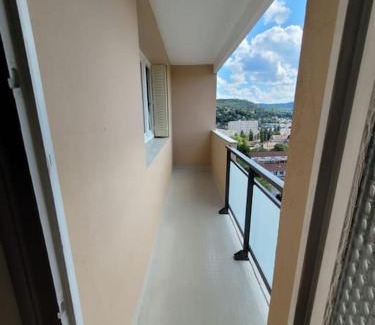 Besancon Appartement | Appart Familial, prox Gare & Centre-ville, garage