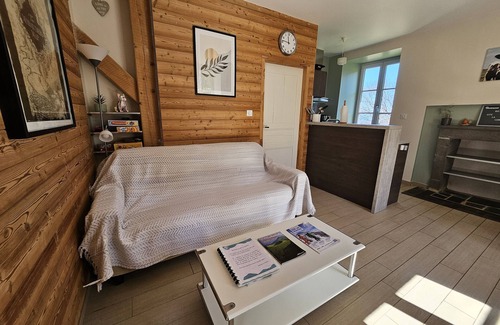 Valbeleix Appartement | Appartement en rez-de-chaussée, à la montagne, terrasse privative.