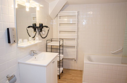 Salins-les-Bains Hôtel | Appart Hôtel Charles Sander