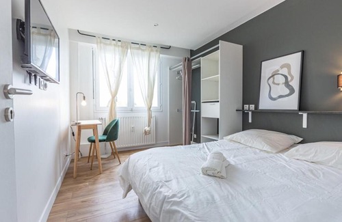 Aguado Appartement | Appart'Hôtel Flowery Green - 5 Chambres - Evry