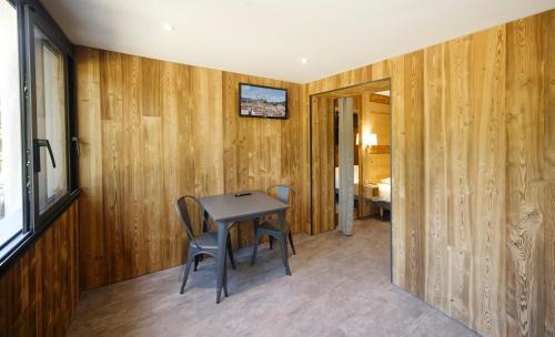 Foix Appartement | APPART-HOTEL DU LAC