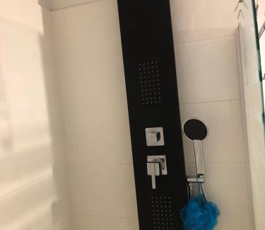 Aurillac Appartement | Appart Hotel Le Victor Hugo Art Mechanical et sa pizza offerte
