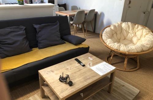 Aurillac Appartement | Appart'Hotel Victor Hugo et sa pizza offerte