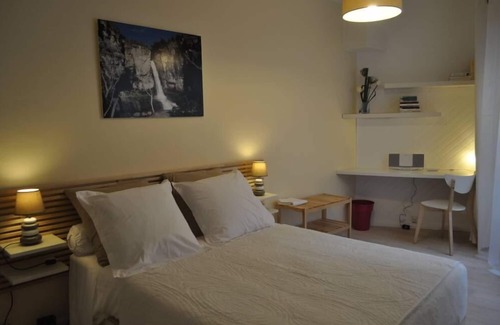 Centre Erlon Appartement | Appart' hyper centre Reims 70€, Parking Box Privé 4 pers,