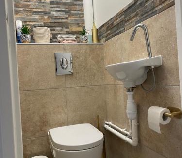 Le Blanc-Mesnil Maison | Appart Lumineux avec Jardin et Jacuzzi - Chambre Parentale - Full AC - Proche - CDG - Stade de France - Parc des Expositions