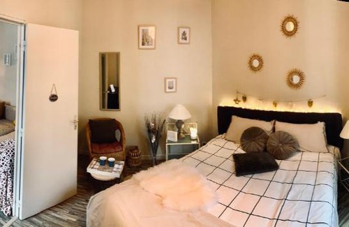 Blois Appartement | Appart "Océan" - 5min Château Blois by Sweet Home Company
