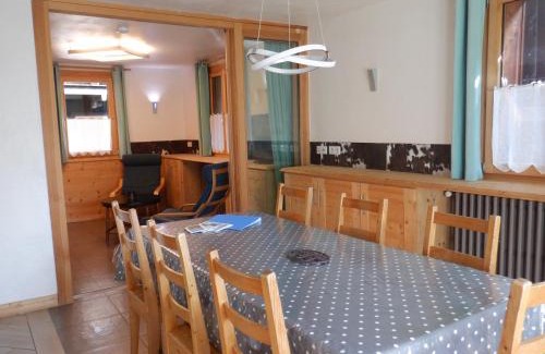 Morzine Appartement | Appart Pointe de Nyon Morzine Centre 4 à 5 pers calme jardin vue parking