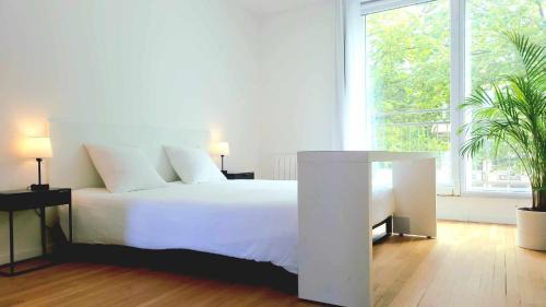 Centre Erlon Appartement | Appart SPA 80m2 avec terrasse balcon jacuzzi et sauna privatif en hyper centre Place Drouet d'Erlon