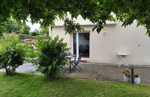 Olonne-sur-Mer Appartement | Appart. T2 en rez de Jardin, proche océan, marais salants et pistes cyclables