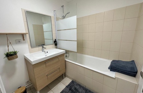 La Fleche Appartement | Appart T3 confort 4-6 pers - CLIM-Hypercentre