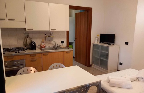 Sud Appartement | Appartamento a Pochi Minuti Dalla Città Vicino Alla Fiera e Ospedale Borgo Roma