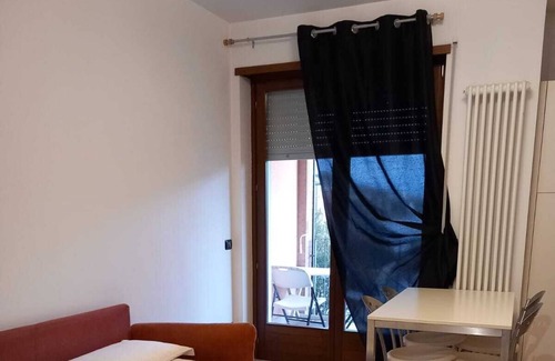 Sud Appartement | Appartamento a Pochi Minuti Dalla Città Vicino Alla Fiera e Ospedale Borgo Roma