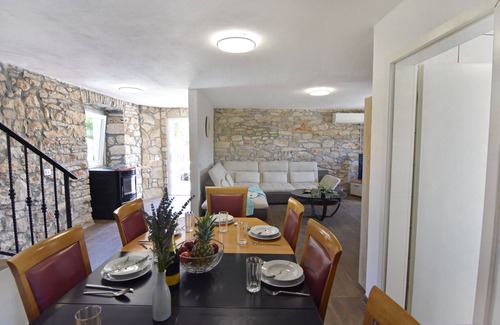 Vilanija Appartement | Appartamento con tre Camere, Terrazzo e Piscina Condivisa Vicino a Umago