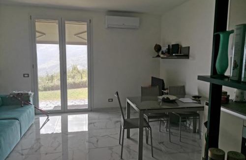 Tavernola Appartement | Appartamento Daniela