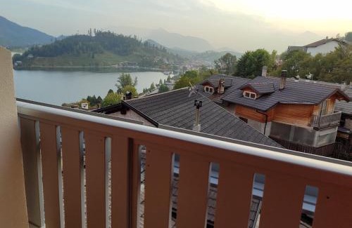Baselga di Pine Appartement | appartamento Dossalt vista lago Serraia a 20 minuti da Trento, WI-FI e parcheggio gratuiti