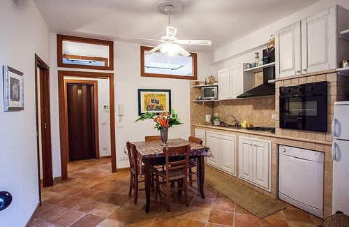 Locri Maison | Ermes Apartment A: Un appartement confortable situé à une courte distance de la plage.