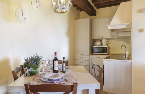 Chianni Appartement | Appartamento Ginepro - Borgo in Chianni by Interhome