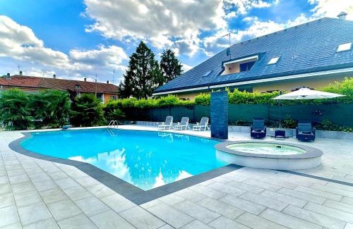 Rivarolo Canavese Appartement | Appartamento in villa con piscina privata e vasca idromassaggio ad uso esclusivo