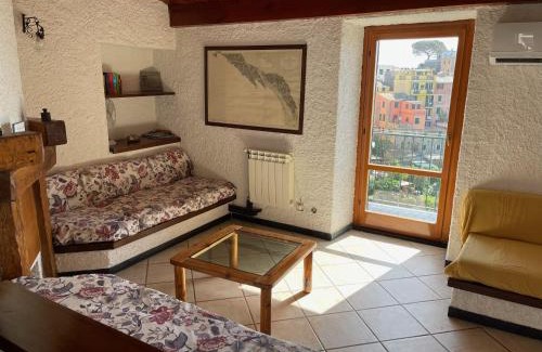 Corniglia Appartement | Appartamento Isola - In the center with Terrace - sea view & AC