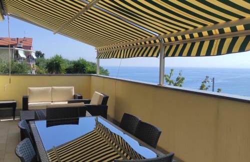 Riva Trigoso Appartement | Appartamento Leccino con piscina - Riva Trigoso