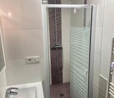 Sainte-Genevieve-des-Bois Appartement | Appartement F1 IDF ,4 pers