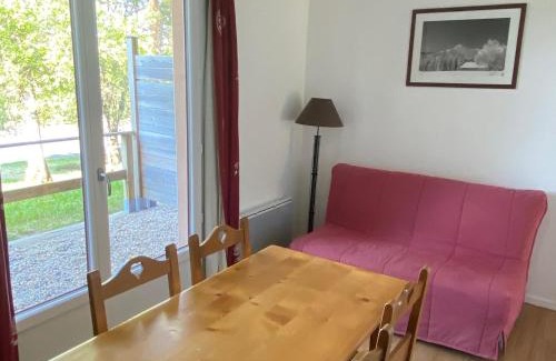 Besse-et-Saint-Anastaise Appartement | Appartement avec terrasse et piscine proche nature à Super-Besse - FR-1-814-52
