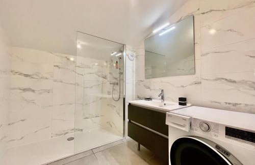 Notre-Dame-de-Bellecombe Appartement | Appartement neuf sur les pistes avec parking et wifi - FR-1-505-190