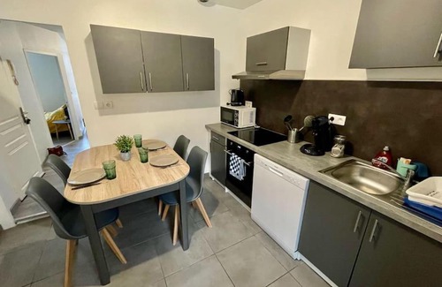Bellegarde-sur-Valserine Appartement | Appartement le Rhôn'ain - Vue Rhône - Lit Queen size
