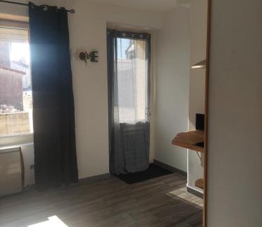 La Boissiere-des-Landes Appartement | Appartement T2 meublé - Entrée indépendante