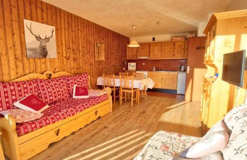 Notre-Dame-de-Bellecombe Appartement | Appartement cosy à Notre-Dame-de-Bellecombe, piscine, skis aux pieds - FR-1-505-74