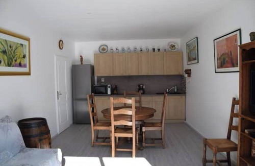 Saint-Jory-de-Chalais Appartement | appartement avec piscine pour 4