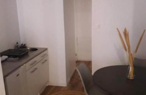 Saint-Leonard-de-Noblat Appartement | Appartement agreable Hugo 2