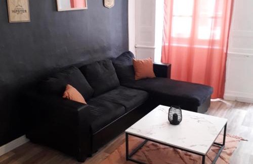 Saint-Leonard-de-Noblat Appartement | Appartement agreable Hugo 2