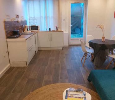 Saint-Leonard-de-Noblat Appartement | Appartement entier 1