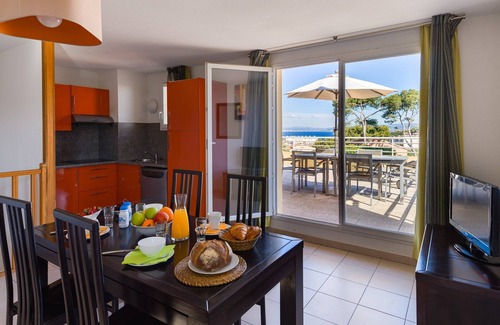 Le Brusc Copropriété | Appartement moderne pour 4 près de la plage