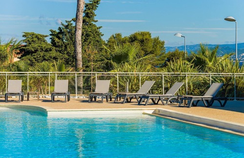 Le Brusc Copropriété | Appartement moderne pour 4 près de la plage
