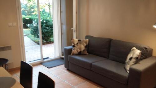 Charbonnieres-les-Bains Appartement | Appartement dans propriété calme en pleine nature