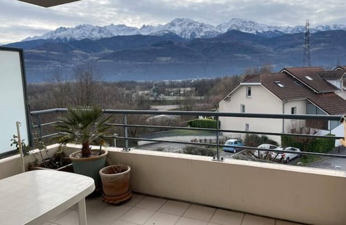 Saint-Nazaire-les-Eymes Appartement | Appartement face aux montagnes