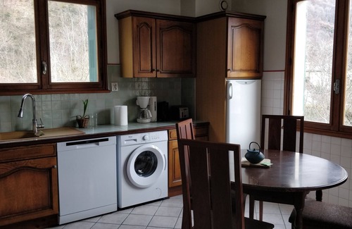 La Bathie Appartement | Appartement à Louer Dans Maison Individuelle Avec un Grand Jardin