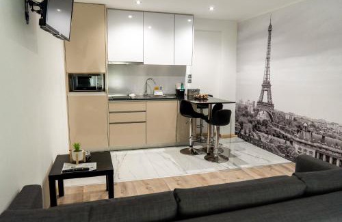 Le Pin Appartement | Appartement 1-2 pers - Aéroport CDG, Parc Expo, Villepinte - A L'Ombre du Pin "9"