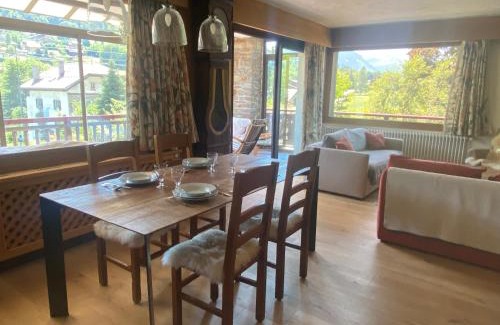Demi-Quartier Appartement | appartement 103m2 près de Megève, face à télécabine la Princesse,2 chambres , garage, local à ski