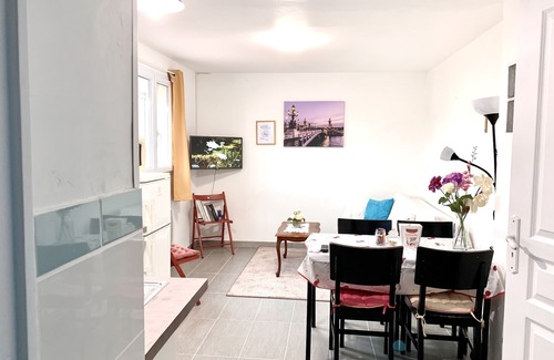 Pontault-Combault Maison | Appartement 2 Jolies Chambres +Salon Cuisine - errasse 20min PARIS-DISNE YLAND