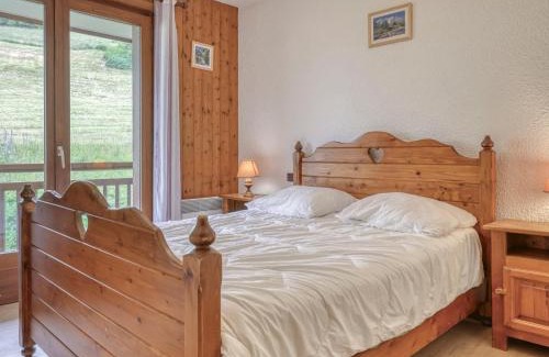 Megeve Appartement | Appartement 2 pièces mezzanine avec balcon, parking et télécabine à proximité à Megève - FR-1-453-51