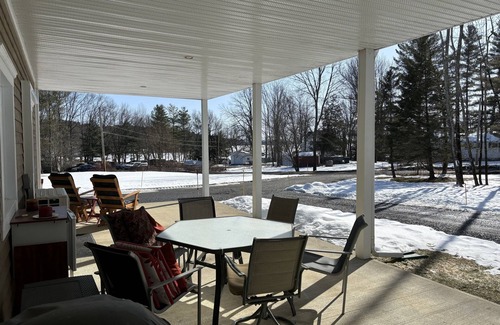 Cedarville Appartement | Appartement 3 1/2 au bord du Lac Memphrémagog - Ogdendescente à bateau