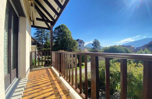 Menthon-Saint-Bernard Appartement | Appartement 3* avec balcon, piscine et lac à proximité, activités diverses - FR-1-432-4