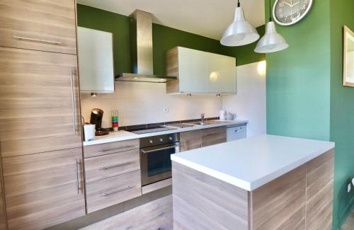 Menthon-Saint-Bernard Appartement | Appartement 3* avec balcon, piscine et lac à proximité, activités diverses - FR-1-432-4