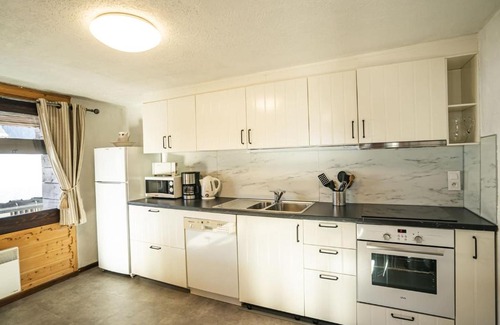 Chatel Appartement | Appartement 3 pièces, 7 pers, centre village, 50 m remontées, balcon, parking, Wi-Fi - FR-1-676-68